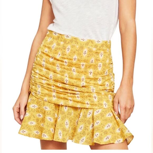 Veronica Beard Tara Cotton Silk Blend Mini Skirt in Yellow Ikat Floral - Size 4 - Picture 2 of 8